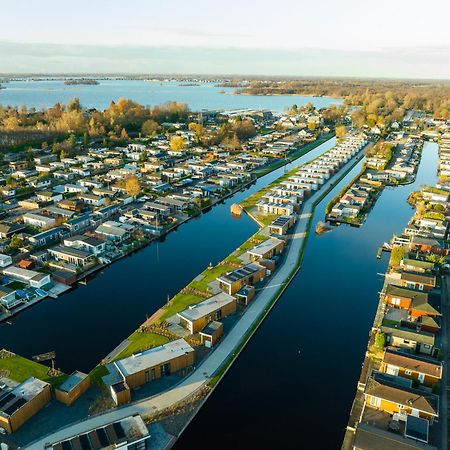 Marinapark Residentie Nieuw Loosdrecht Villa Luaran gambar