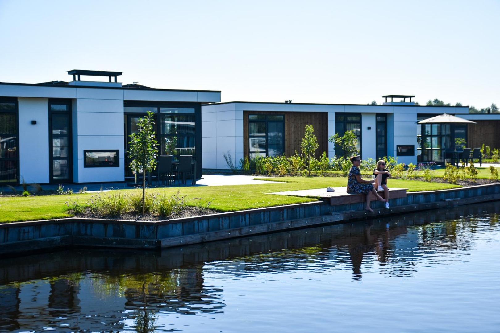 Marinapark Residentie Nieuw Loosdrecht Villa Luaran gambar