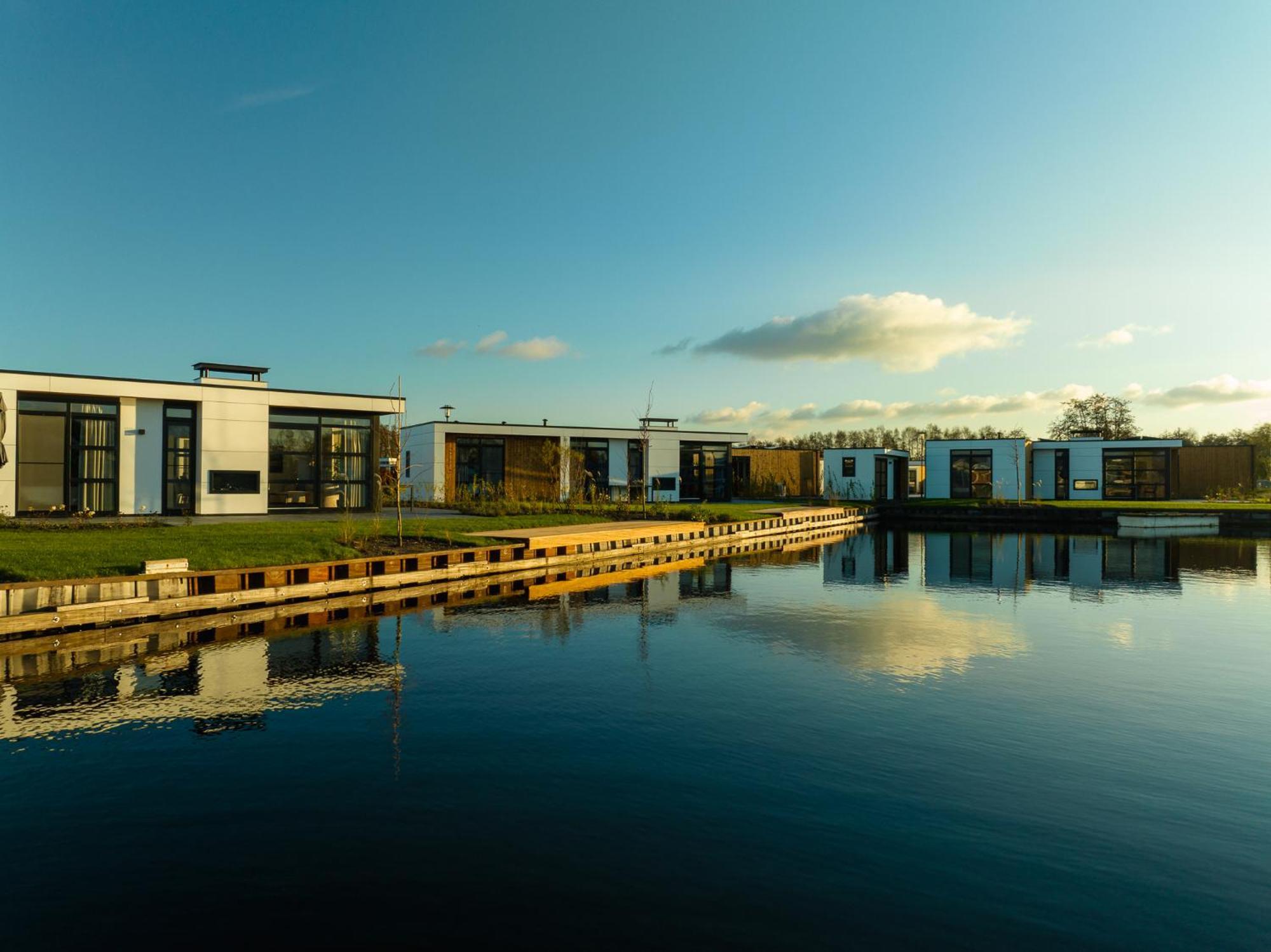 Marinapark Residentie Nieuw Loosdrecht Villa Luaran gambar