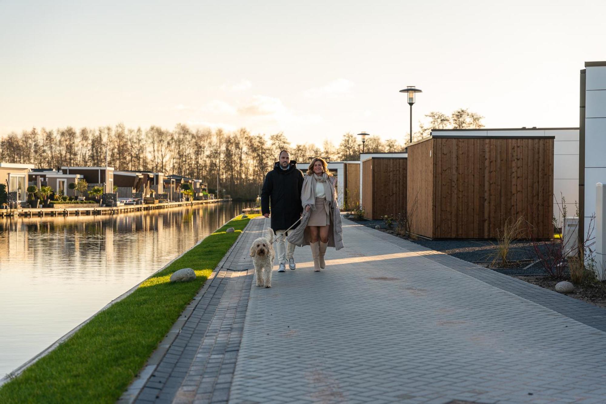 Marinapark Residentie Nieuw Loosdrecht Villa Luaran gambar