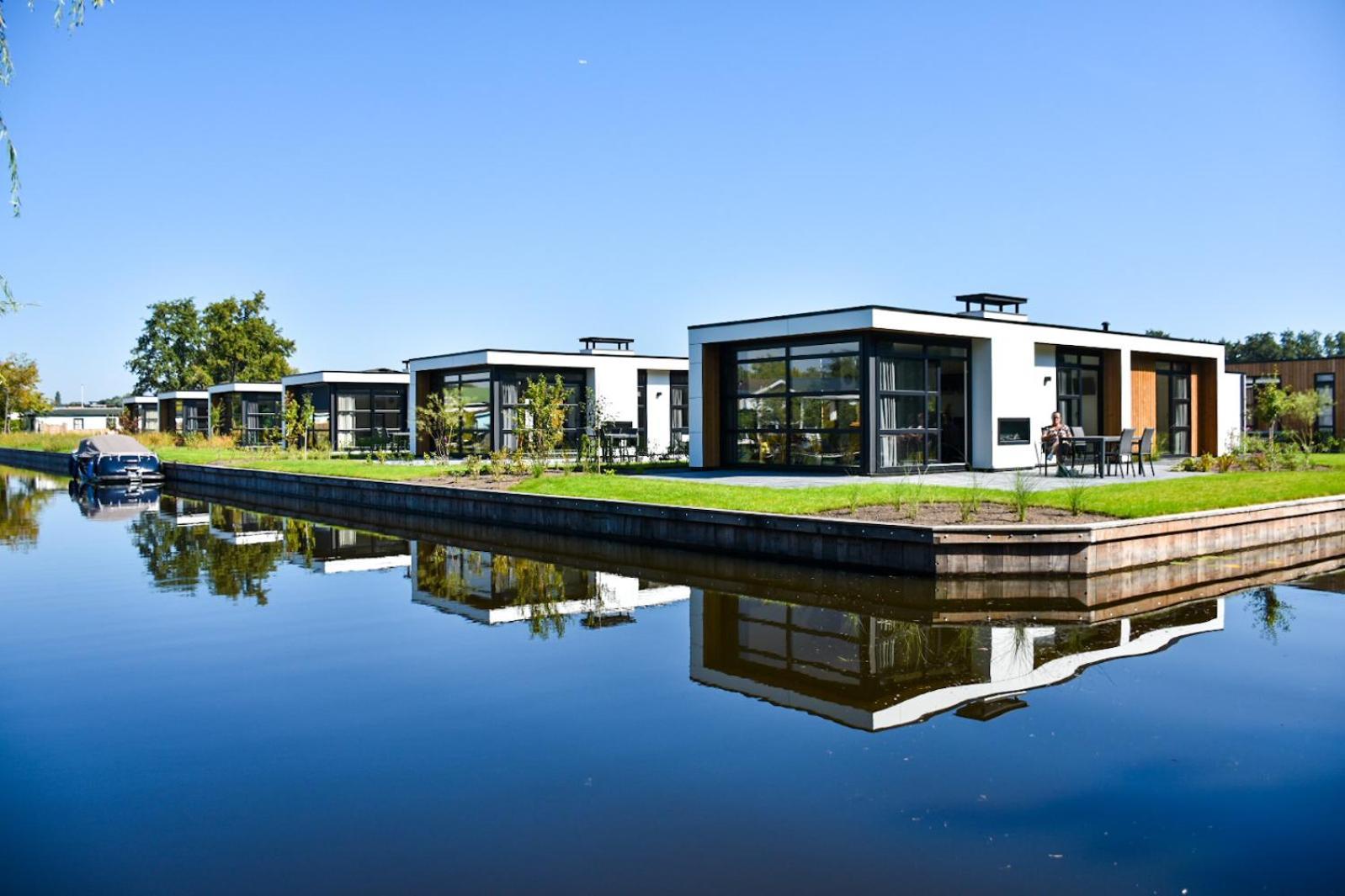 Marinapark Residentie Nieuw Loosdrecht Villa Luaran gambar